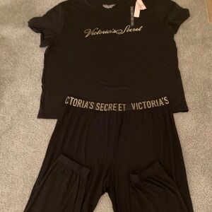 Really cute VS matching ss tee with matching longe pants